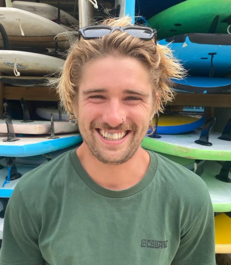 Portrait Helyo école de surf